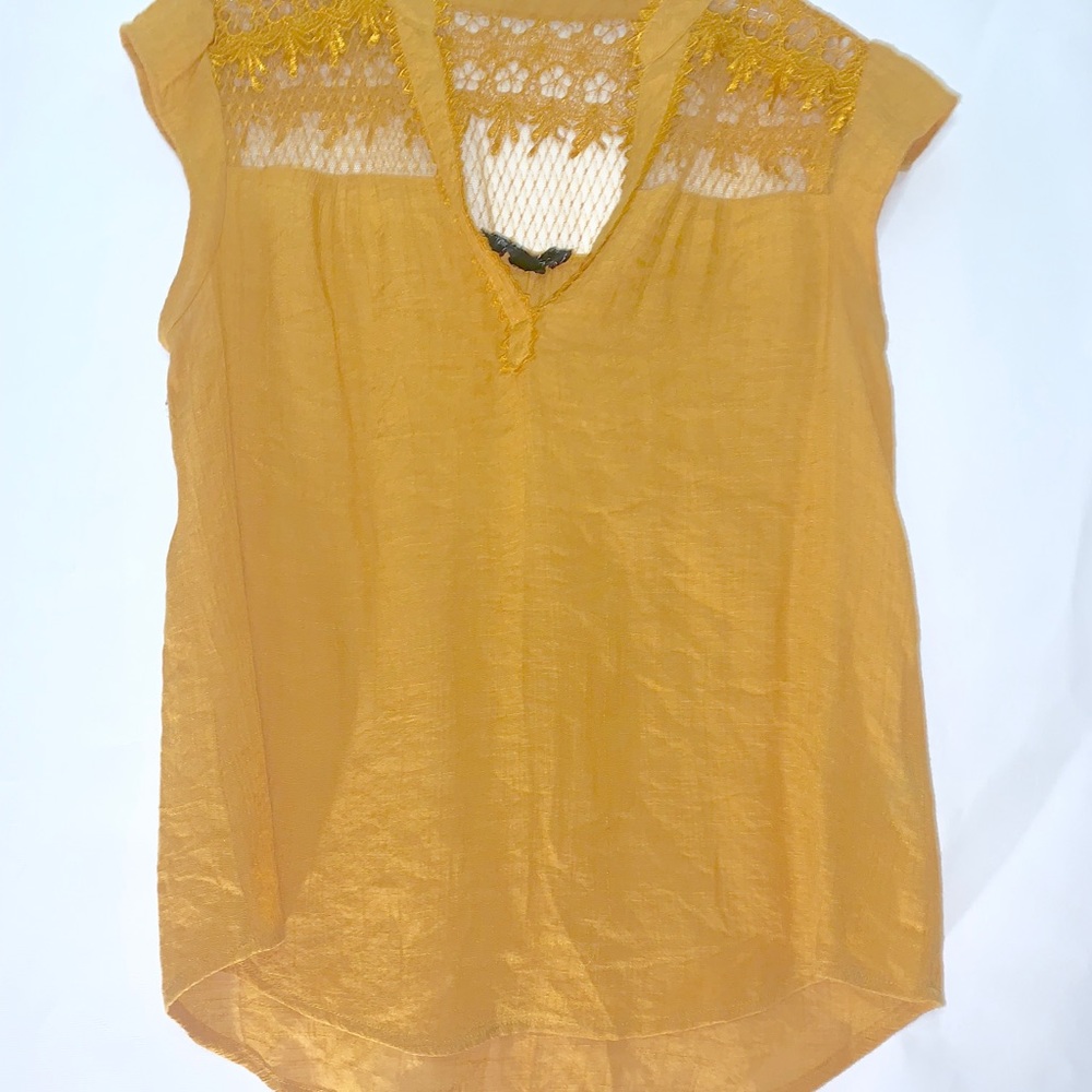 SHORT SLEEVE MUSTARD T-SHIRT WITH LACE